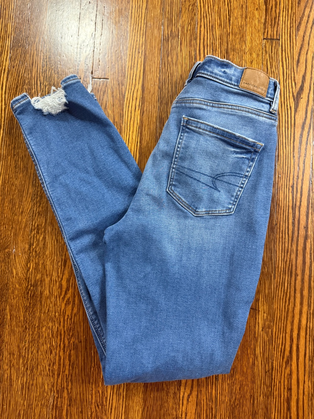 American Eagle Soft Knit High-Waisted Distressed Mom Jeans Size 6 X-Long